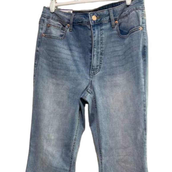 Garage Denim Flare NWT High-Waisted Wide Flare Jeans -Olivia Blue - size… - Picture 6 of 16